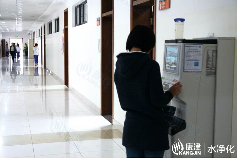 世界外國語中學飲水臺3.jpg 世界外國語中學飲水臺3.jpg